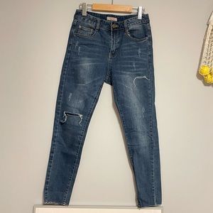Raw hem skinny jeans